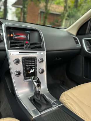 VOLVO-XC60-2016