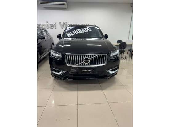 VOLVO-XC90-2020