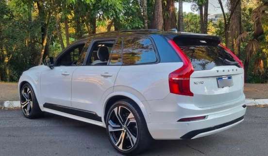 VOLVO-XC90-2024