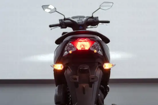 YAMAHA-FLUO 125 HYBRID CONNECTED ABS-2026