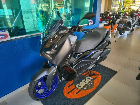 YAMAHA XMAX 300 CONNECTED ABS YAMAHA XMAX 300 CONNECTED ABS