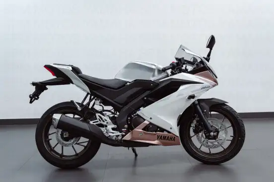 YAMAHA-YZF R15-2026