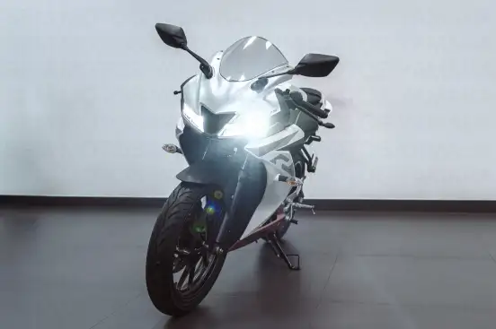 YAMAHA-YZF R15-2026