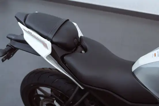 YAMAHA-YZF R15-2026