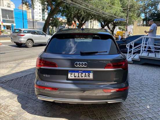 AUDI-Q5-2024