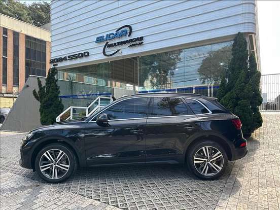 AUDI-Q5-2024