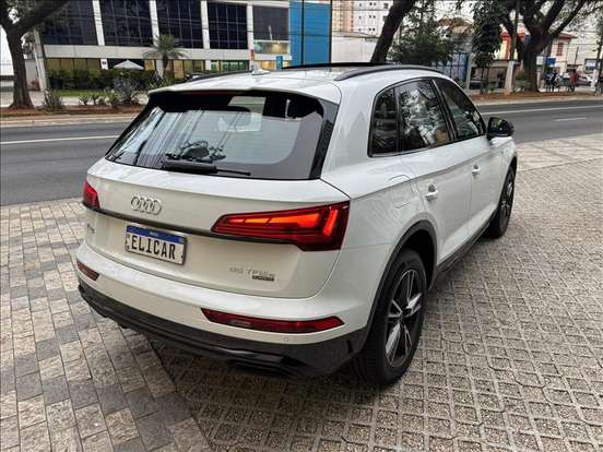 AUDI-Q5-2023