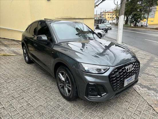 AUDI-Q5-2022