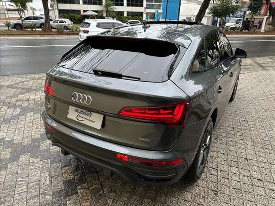 AUDI-Q5-2022