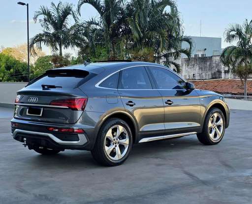 AUDI-Q5-2021