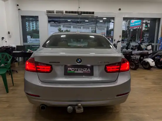 BMW-320i-2015