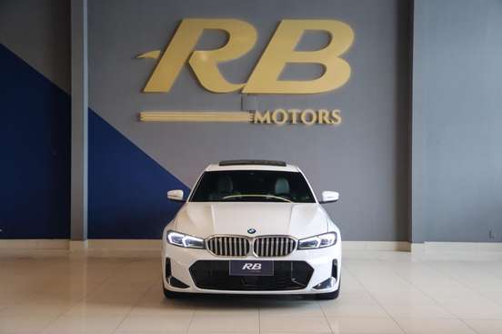 BMW-320i-2023