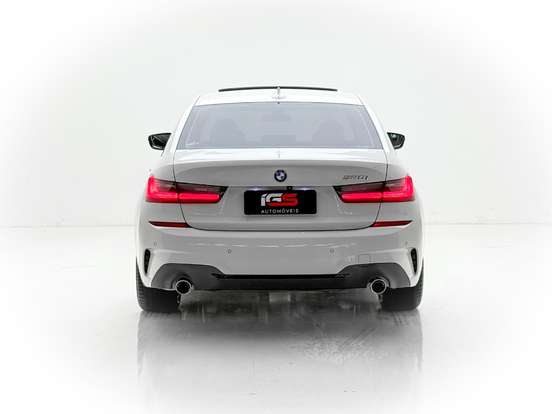 BMW-320i-2021