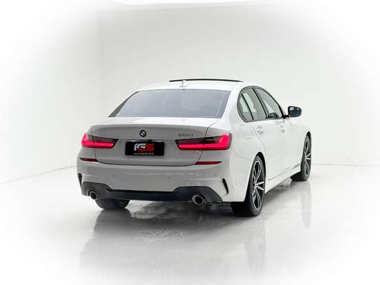 BMW-320i-2021
