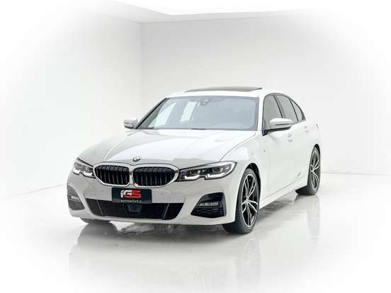 BMW-320i-2021
