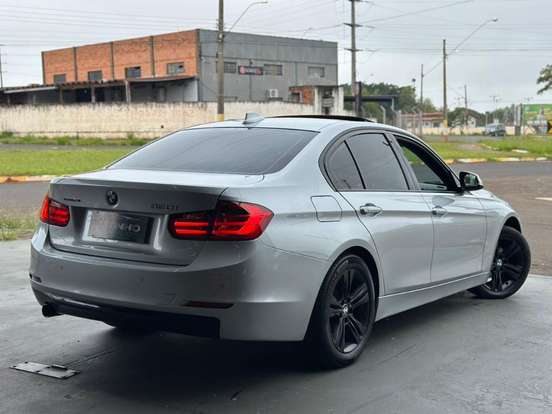 BMW-320i-2015