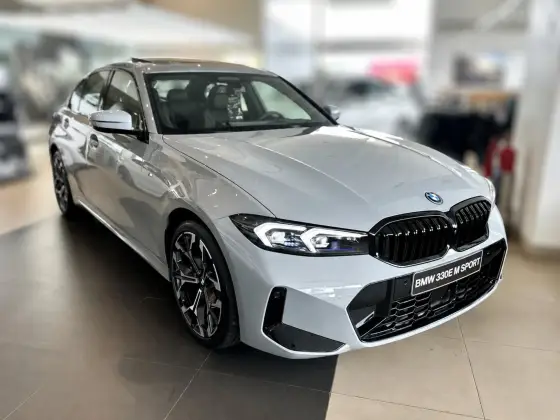 BMW 330e 2.0 16V TURBO HÍBRIDO M SPORT AUTOMÁTICO BMW 330e 2.0 16V TURBO HÍBRIDO M SPORT AUTOMÁTICO