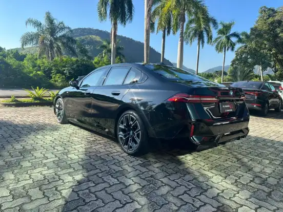 BMW-530e-2024