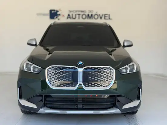 BMW-iX1-2024