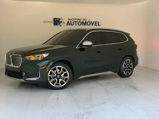 BMW-iX1-2024