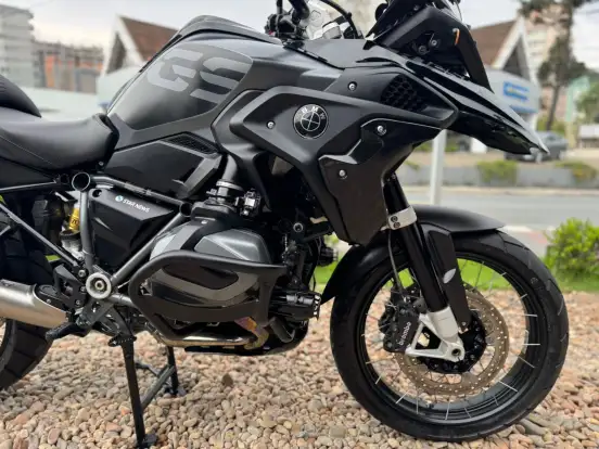 BMW-R 1250 GS PREMIUM TRIPLE BLACK BMW-R 1250 GS PREMIUM TRIPLE BLACK-2022