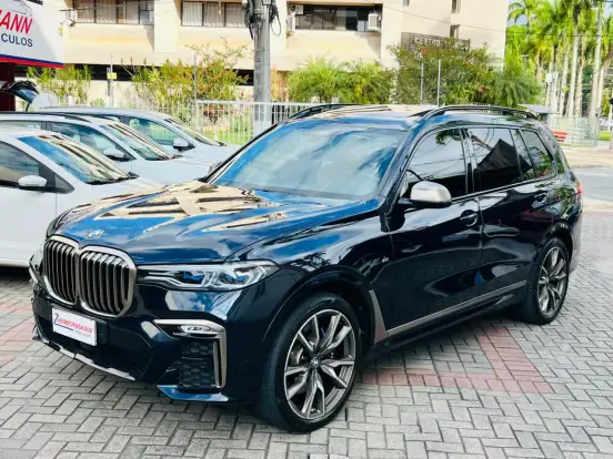 BMW-X7-2021