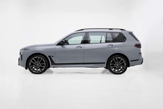 BMW-X7-2024