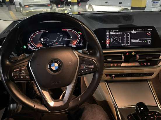 BMW-320i-2021