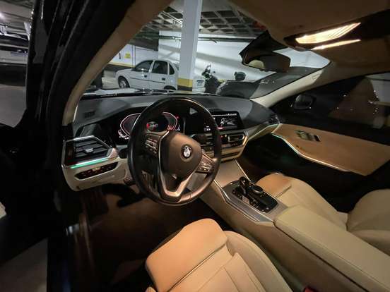 BMW-320i-2021