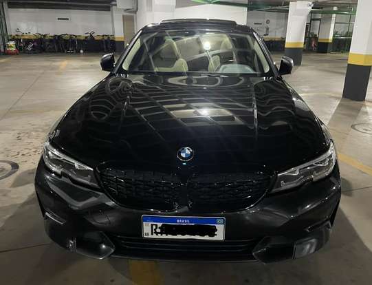 BMW-320i-2021