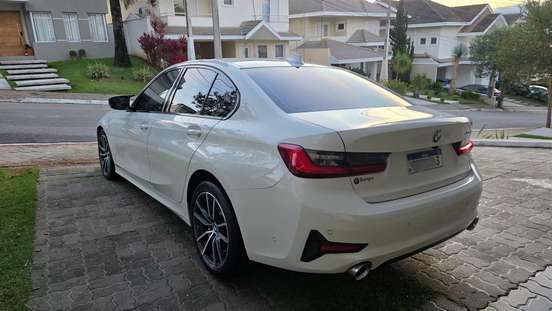 BMW-330i-2019