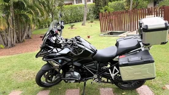 BMW-R 1250 GS PREMIUM TRIPLE BLACK-2023