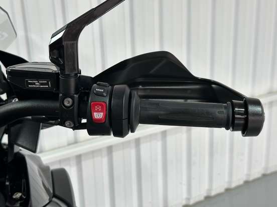 BMW-R 1250 GS PREMIUM TRIPLE BLACK BMW-R 1250 GS PREMIUM TRIPLE BLACK-2022