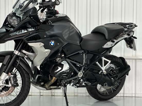 BMW-R 1250 GS PREMIUM TRIPLE BLACK BMW-R 1250 GS PREMIUM TRIPLE BLACK-2022