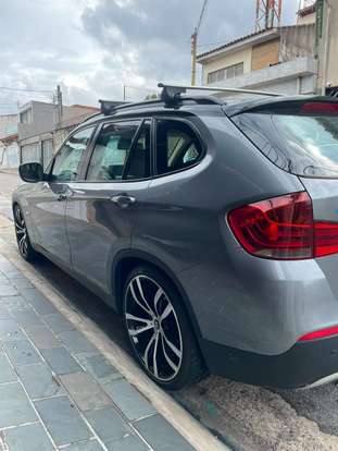 BMW-X1-2011