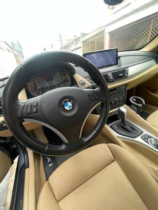 BMW-X1-2011