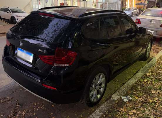 BMW-X1-2011