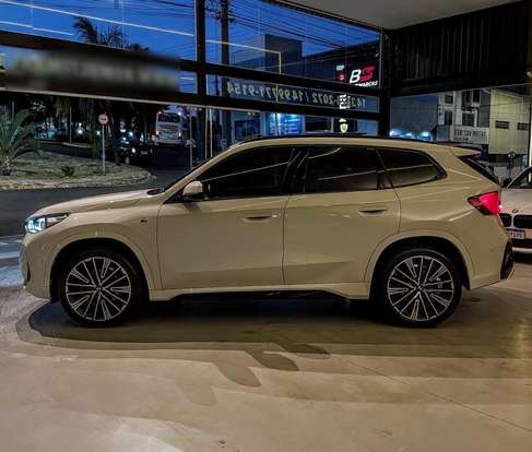 BMW-X1-2024