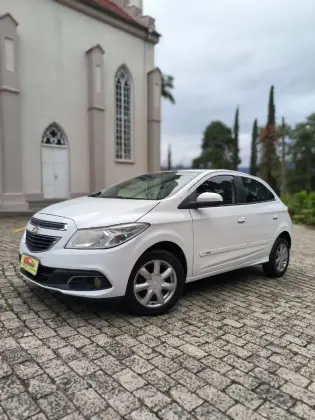 CHEVROLET ONIX 1.0 MPFI LT 8V FLEX 4P MANUAL CHEVROLET ONIX 1.0 MPFI LT 8V FLEX 4P MANUAL