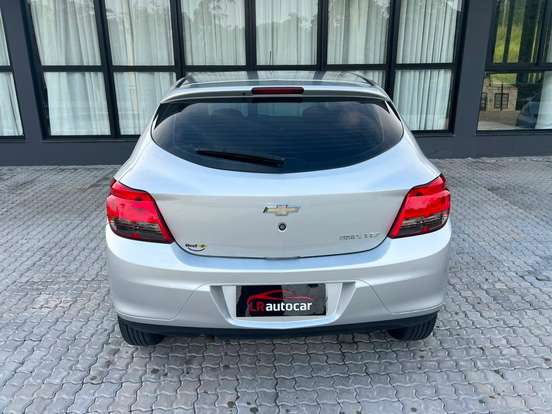 CHEVROLET-ONIX-2014