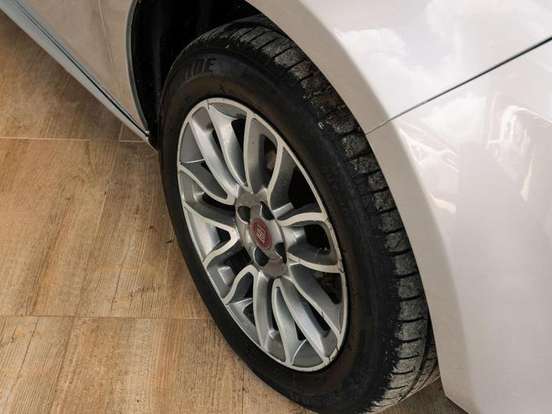 FIAT-BRAVO-1.8 ESSENCE 16V FLEX 4P MANUAL FIAT-BRAVO-2015