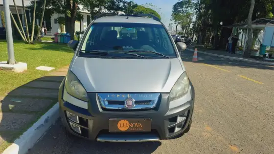 FIAT IDEA 1.8 MPI ADVENTURE 16V FLEX 4P MANUAL FIAT IDEA 1.8 MPI ADVENTURE 16V FLEX 4P MANUAL