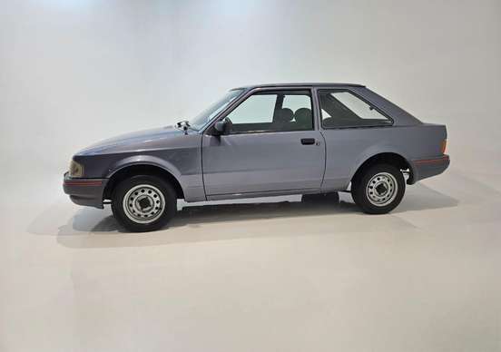 FORD-ESCORT-1989