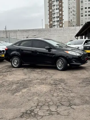 FORD FIESTA 1.6 SE SEDAN 16V FLEX 4P POWERSHIFT
