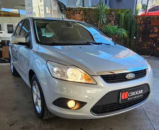 FORD FOCUS 2.0 FC 16V FLEX 4P MANUAL FORD FOCUS 2.0 FC 16V FLEX 4P MANUAL