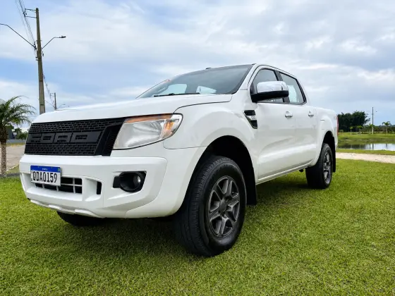 FORD RANGER 3.2 XLT 4X4 CD 20V DIESEL 4P MANUAL FORD RANGER 3.2 XLT 4X4 CD 20V DIESEL 4P MANUAL