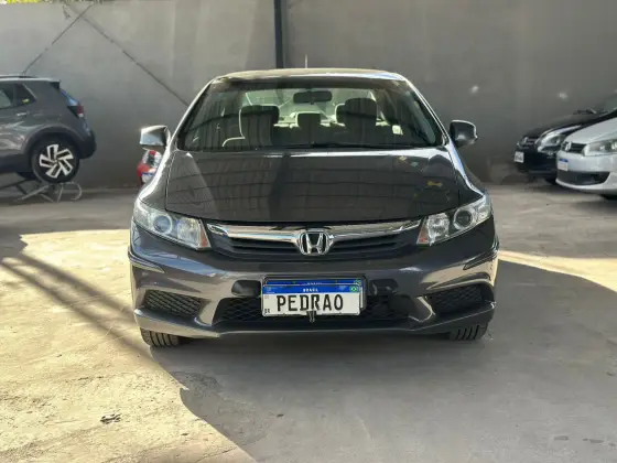 HONDA CIVIC 1.8 LXS 16V FLEX 4P AUTOMÁTICO HONDA CIVIC 1.8 LXS 16V FLEX 4P AUTOMÁTICO