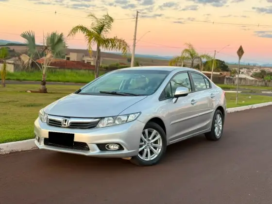HONDA CIVIC 2.0 LXR 16V FLEX 4P AUTOMÁTICO HONDA CIVIC 2.0 LXR 16V FLEX 4P AUTOMÁTICO