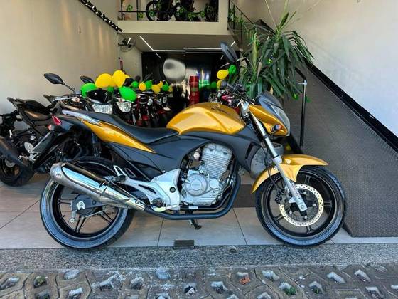 HONDA CB 300R 