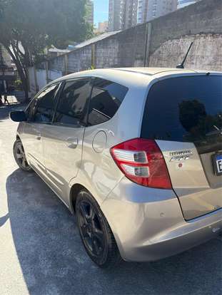 HONDA-FIT-2009
